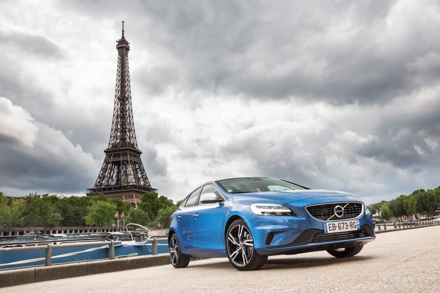  Volvo V40 D4 R-Design 2016 года  (фото 26 из 30)